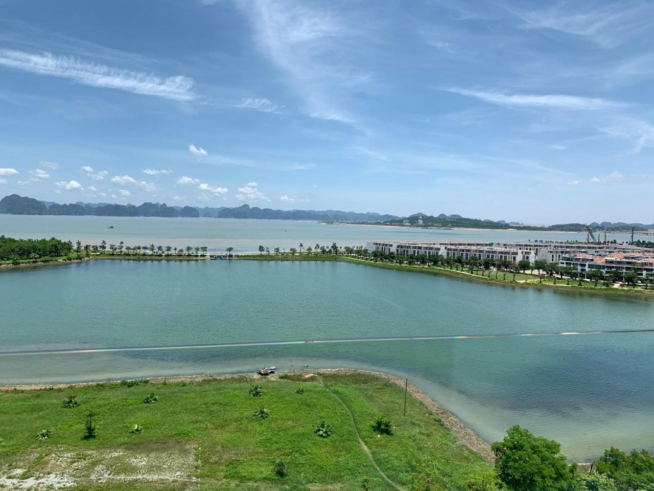 Sunday Premium Apartment Ha Long Buitenkant foto