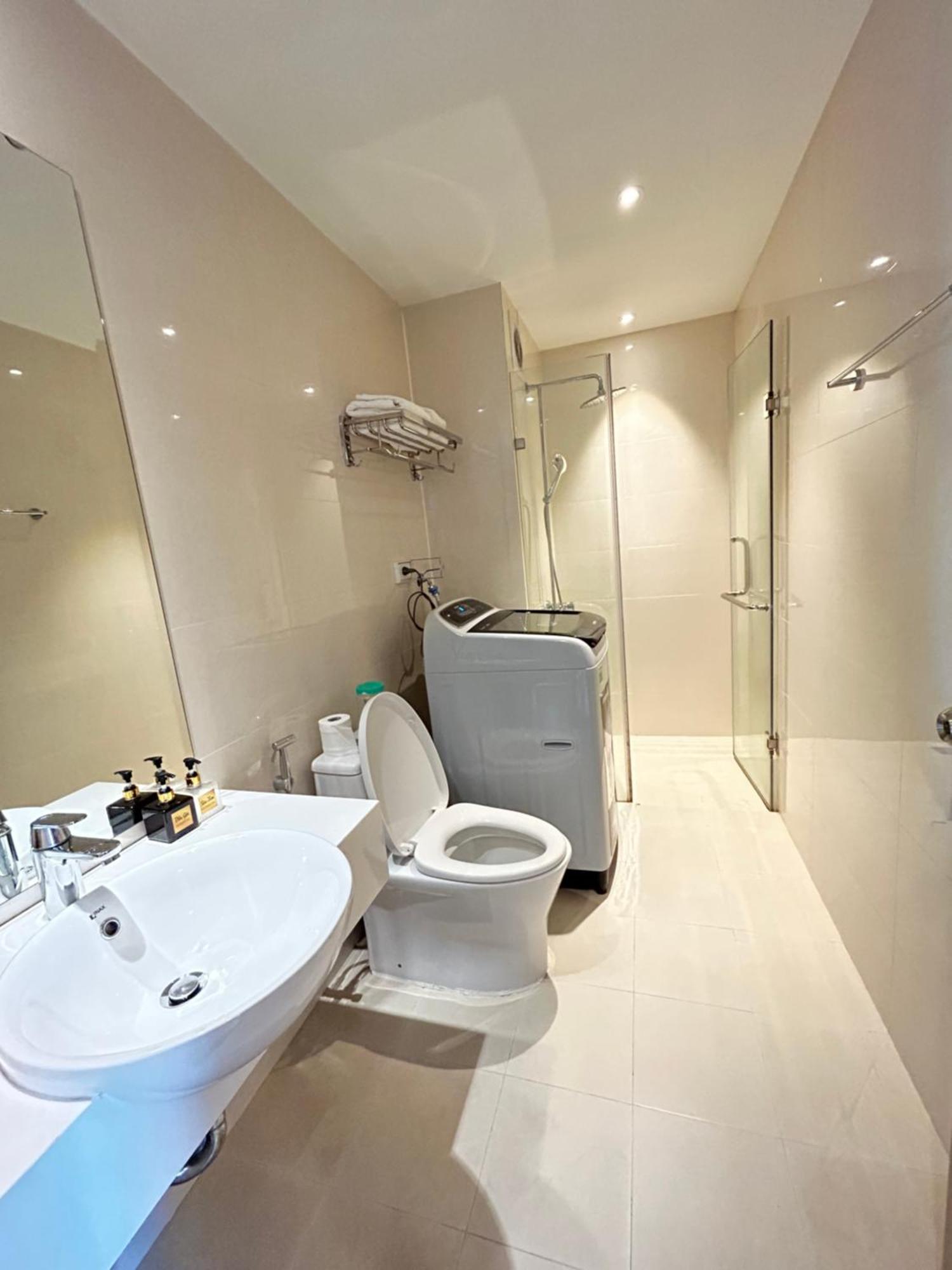 Sunday Premium Apartment Ha Long Buitenkant foto